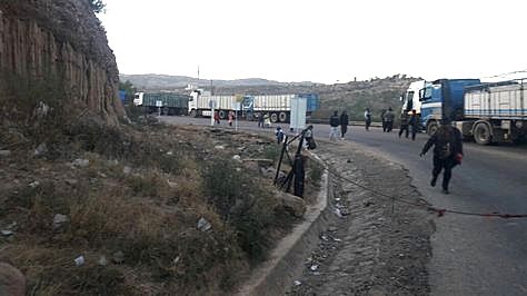 Bloqueo de transportistas en la carretera Sucre- Potosí. Foto: Heber Ingala