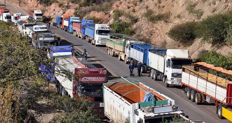 Bloqueo del transporte pesado en la carretera Chuquisaca - Potosí.