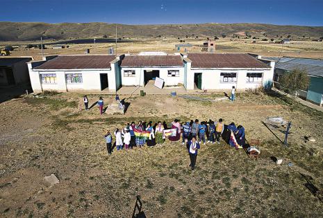 Se necesita de la ayuda de todos Lucinda cree que sin la colaboración del plantel docente de la escuela, de los alumnos y de los padres de familia, no sería posible el cambio.