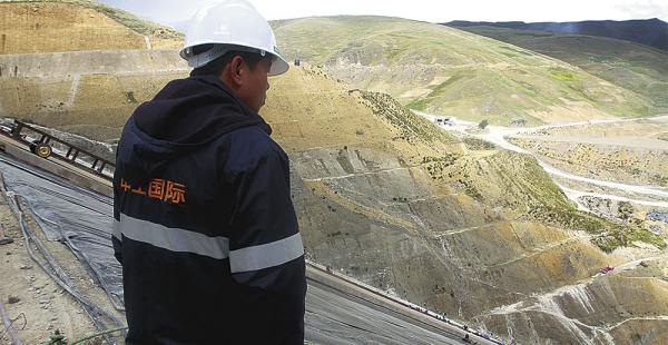 La comisión parlamentaria visitó Potosí, donde la empresa CAMC ejecuta obras para el Estado