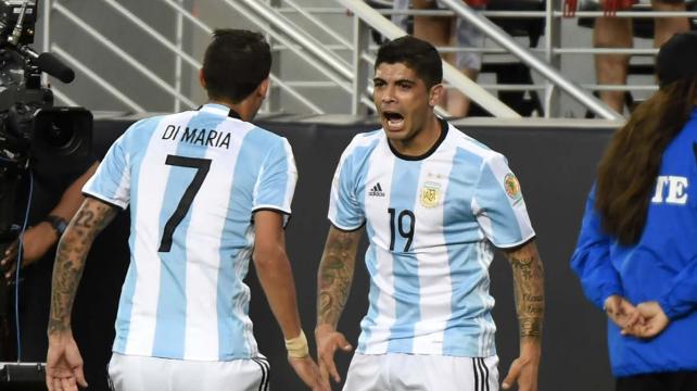 Ángel Di María y Éver Banega, anotaron los goles de Argentina. Foto. AFP %image_alt%