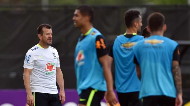 El equipo de Dunga está obligado a ganar para seguir en carrera en la Copa. Foto. AFP %image_alt%