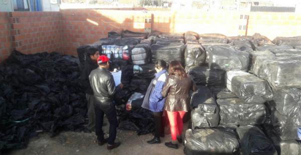 440 fardos de ropa usada fueron decomisados por la Aduana