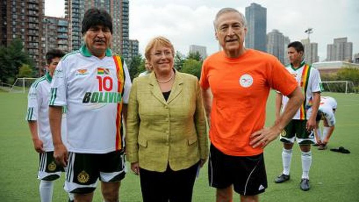 Canciller Justicia divina: canciller Muñoz celebra por Twitter triunfo de La Roja ante Bolivia