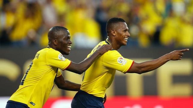 Ecuador festeja, ya que aseguró su boleto hacia los cuartos de final del torneo. Foto: AFP %image_alt%