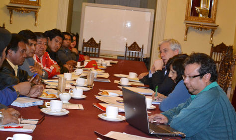 Encuentro entre fabriles y el Ejecutivo el jueves en Palacio de Gobierno 