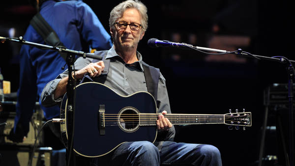 Clapton aseguró a la revista Classic Rock que los dolores empezaron como 