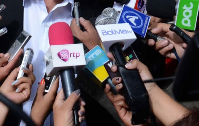 Asociaciones de periodistas rechazan que se llame “mafias” a grupos de medios de comunicación
