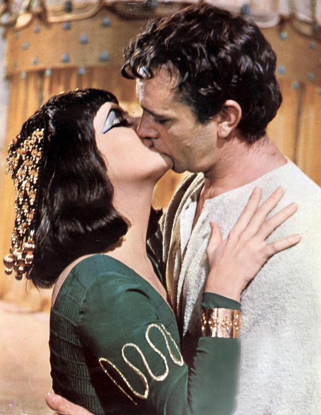 Cleopatra y Marco Antonio o lo que es lo mismo, Elizabeth Taylor y Richard Burton.