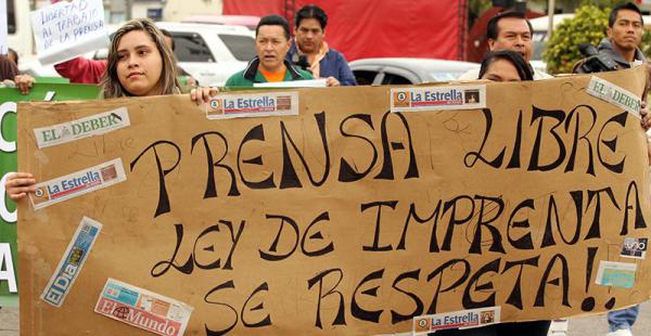 Periodistas protestaron este miércoles en Santa Cruz exigiendo respeto a la libertad de prensa