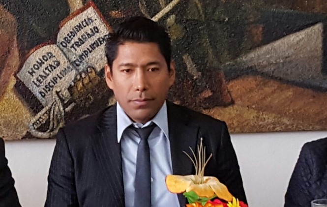 Anuncian operativos de control para exigir tarjetas de identificación a taxis y radiotaxis