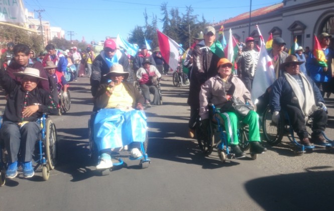 Personas con discapacidad deciden ingresar en huelga de hambre Personas con discapacidad deciden ingresar en huelga de hambre