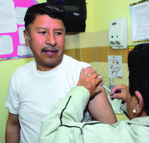 Hay 25 muertes por AH1N1 en el país, colapsan centros en La Paz