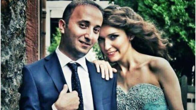 Yusuf y su futura mujer en el día de la pedida de mano