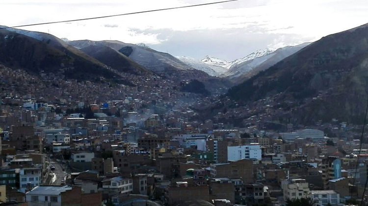 Así amanece La Paz después de la fuerte nevada. Foto: Rubén Ariñez.