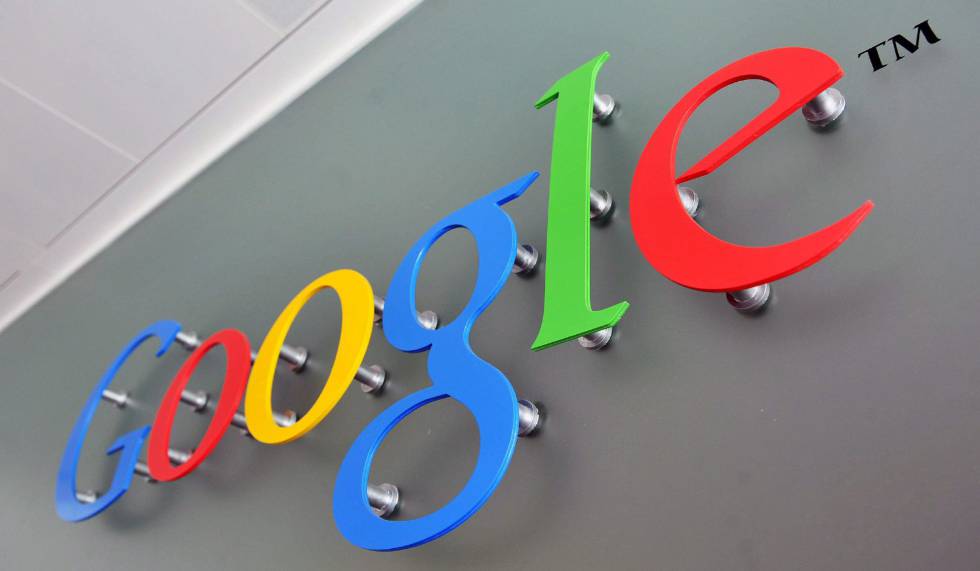 Un cartel con el logo de Google Un cartel con el logo de Google
