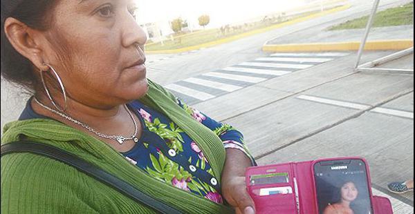 Doña Jenny Montes, tía de la víctima, acudió a la morgue