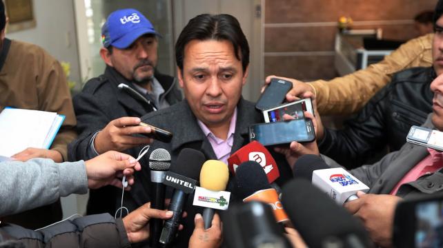 Rocha fue muy solicitado por la prensa desde el día de su designación. Foto: Rolando Villegas %image_alt%