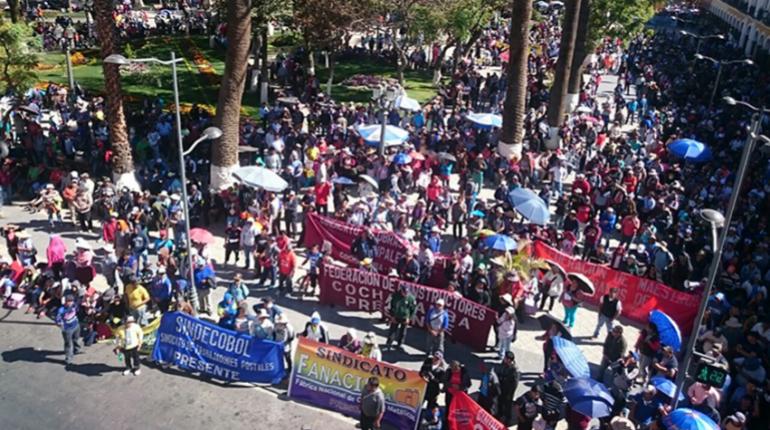 Mitín de la COB en la plaza principal de Cochabamba. | Los Tiempos Digital