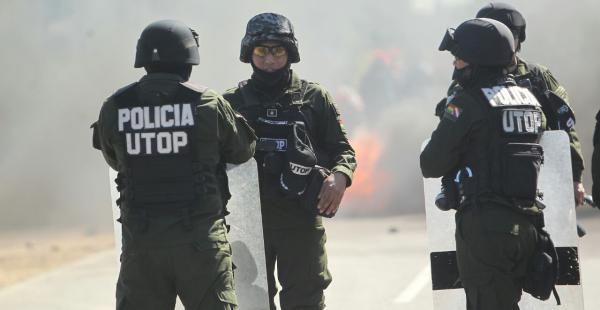 Los fabriles, pese a ser gasificados, han anunciado que mañana volverán a reanudar las protestas