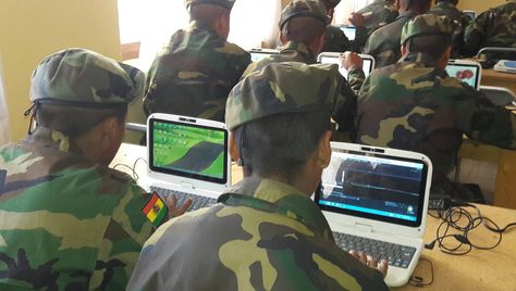 El ministro de Defensa, Reymi Ferreira explicó que en los cuarteles, paralelamente a la instrucción cívico-militar, los conscriptos podrán concluir el bachillerato y graduarse como técnicos medios en distintas áreas. Foto ABI 