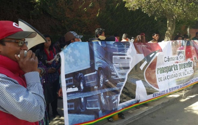 Transporte pesado entregó carta a cónsul chileno y pidió que su contenido sea conocido por Bachelet 