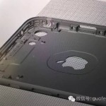 El panel trasero del iPhone 7 por dentro