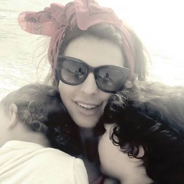 La mujer de Alejandro Sanz, Raquel Perera, con los dos hijos de la pareja. La mujer de Alejandro Sanz, Raquel Perera, con los dos hijos de la pareja.