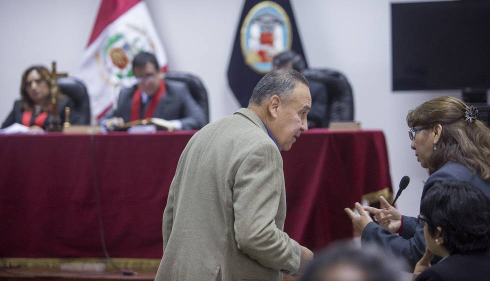 Algunos de los acusados fueron dados de baja del Ejército en los años 90 y hoy son civiles. Algunos de los acusados fueron dados de baja del Ejército en los años 90 y hoy son civiles.