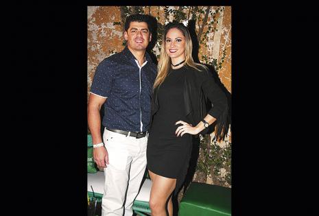 Robert Ribera y Cecilia Paz le desearon un buen año a la cumpleañera