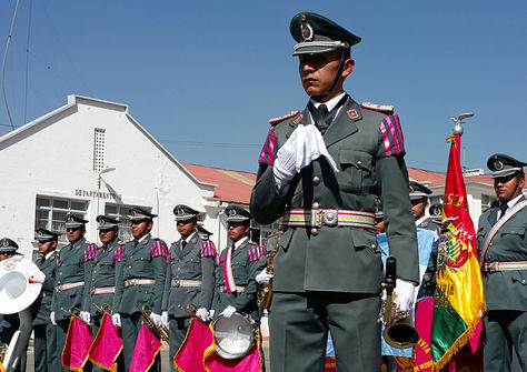 El sargento segundo de música, Luis Lagos, junto a la Banda Militar del Ejército en una presentación para La Razón Digital. Foto: Ángel Guarachi