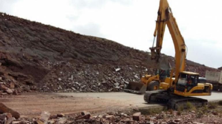 Trabajos en la Doble Vía Caracollo - Confital. | Foto archivo - abc.gob.bo |