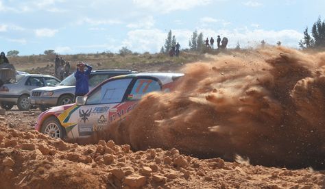 El coche de Marco Bulacia hijo durante la carrera de Cochabamba.