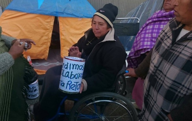 Discapacitados deciden marcharse sin bono, pero quieren un acuerdo de no persecución Discapacitados deciden marcharse sin bono, pero quieren un acuerdo de no persecución