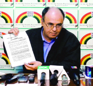 Ministro ratifica su confianza en Durán y niega una acción penal