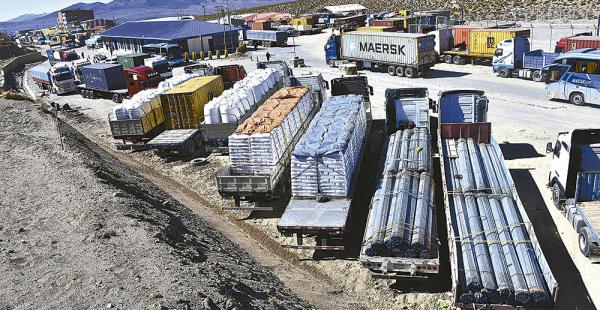 En el puerto de Arica el 80% de la carga es boliviana. Los transportistas piden que el trato sea correcto