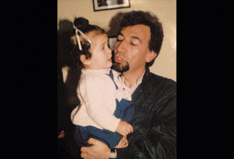 Su cuenta en Facebook está llena de fotografías de Ana con su padre, Carlos. El pasado 28 de junio habría cumplido 72 años