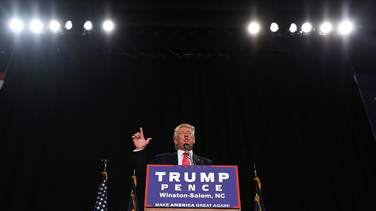 El candidato republicano a la presidencia de EE.UU., Donald Trump, habla en una reunión en la ciudad estadounidense de Winston-Salem (Carolina del Norte), el 26 de julio de 2016.