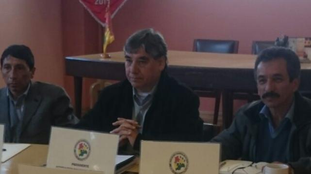 Fredy Cortez(centro) presidente de la Asociación Nacional de Fútbol, (ANF): Foto Diez %image_alt%