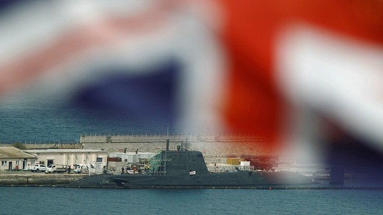 El submarino nuclear británico HMS Ambush es reparado en Gibraltar tras sufrir una colisión