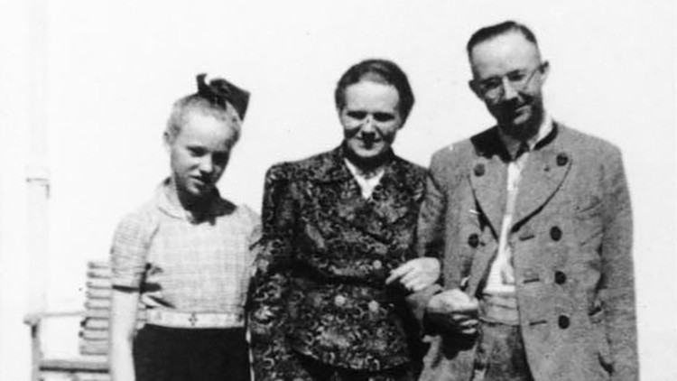 Himmler con su esposa Margarete e hija Gudrun.