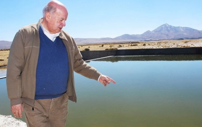 Insulza visita el río Lauca y asegura que más agua llega a Bolivia de la que se queda en Chile Insulza visita el río Lauca y asegura que más agua llega a Bolivia de la que se queda en Chile