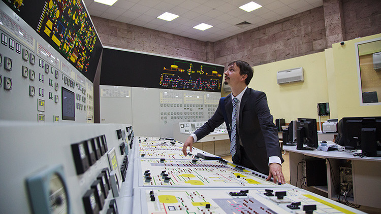 Sala de control de la central nuclear de Novovorónezh.