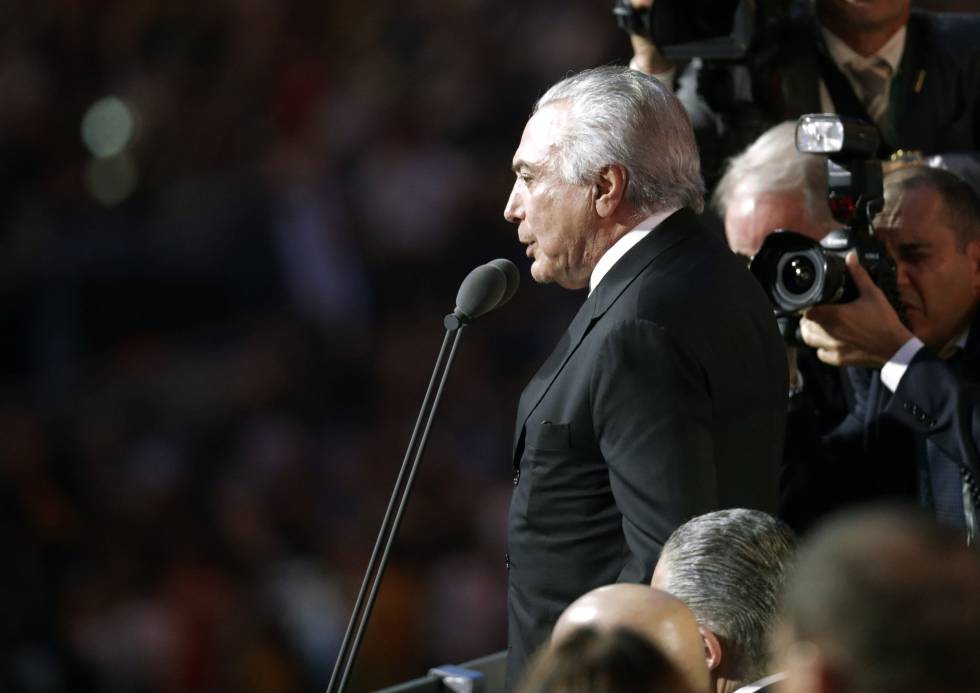 El presidente brasileño en funciones, Michel Temer, delcara los Juegos de Río de Janeiro inaugurados entre abucheos