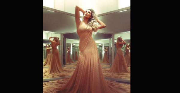 ELLA. Weise la vistió y González la fotografío. ¿El resultado? Una diva eterna
