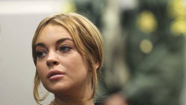Lohan, envuelta en un episodio de violencia de género, se separó y denunció públicamente a su ex novio. (REUTERS)