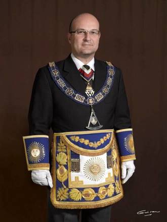 Óscar de Alfonso Ortega es el actual Gran Maestro de la Logia de España.