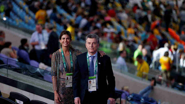 Ceremonia inaugural. Mauricio Macri y la Primera Dama, Juliana Awada, en el estadio Maracaná. (Lorena Lucca)