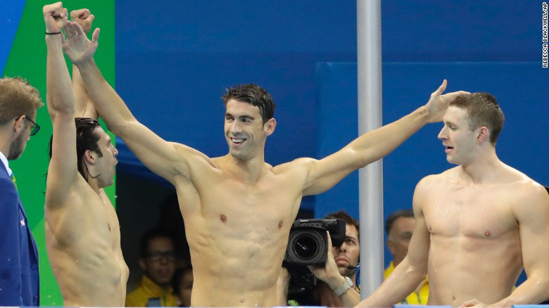 En los 4x100 m combinado, Phelps se impuso de nuevo con su equipo y alcanzó un número mágico, que parece inalcanzable y que solo lo ratifica como el dios del Olimpo, el mejor atleta de la historia.