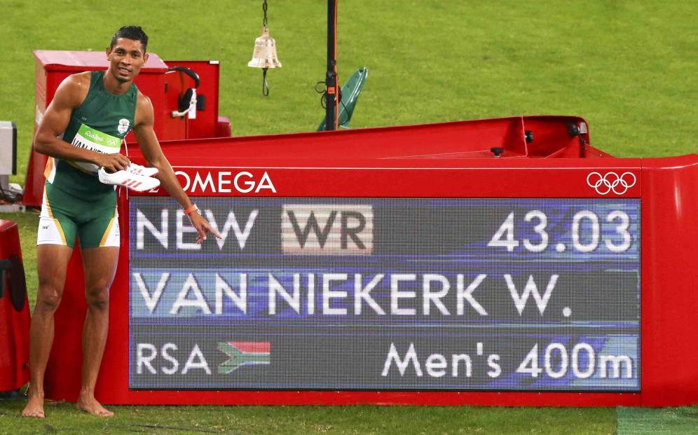 Foto: Wayde van Niekerk bate el récord de los 400m de Michael Johnson. (Reuters)
